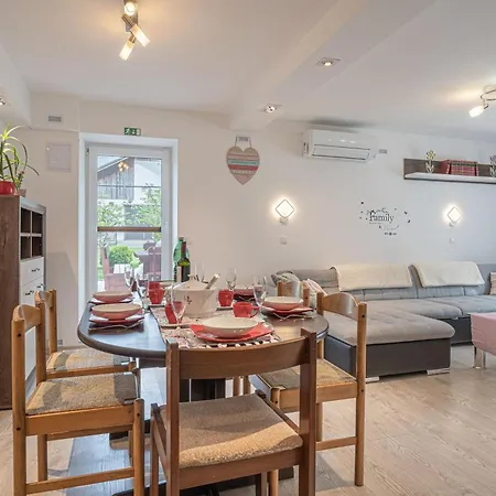 House Dijana With Pool - Happy Nova Vas (Bloke)