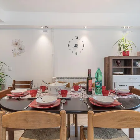 House Dijana Pool & Garden - Happy Сasa de vacaciones Nova Vas (Bloke)
