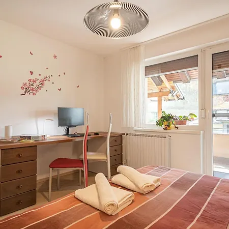 House Dijana With Pool - Happy Apartament