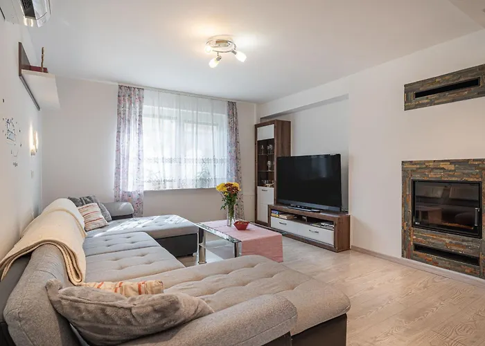 House Dijana With Pool - Happy Appartamento *