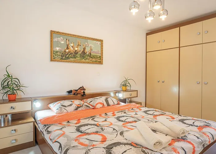 아파트 House Dijana With Pool - Happy Nova Vas (Bloke)